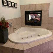 Luxury bed and breakfast jacuzzi tub in Escalante, Utah